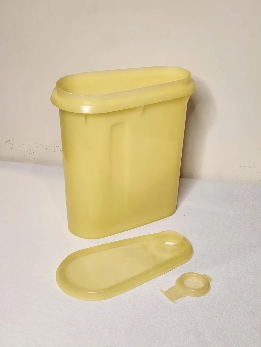 Vintage Tupperware Yellow One Quart Beverage Buddy Pitcher: Slim Design 792